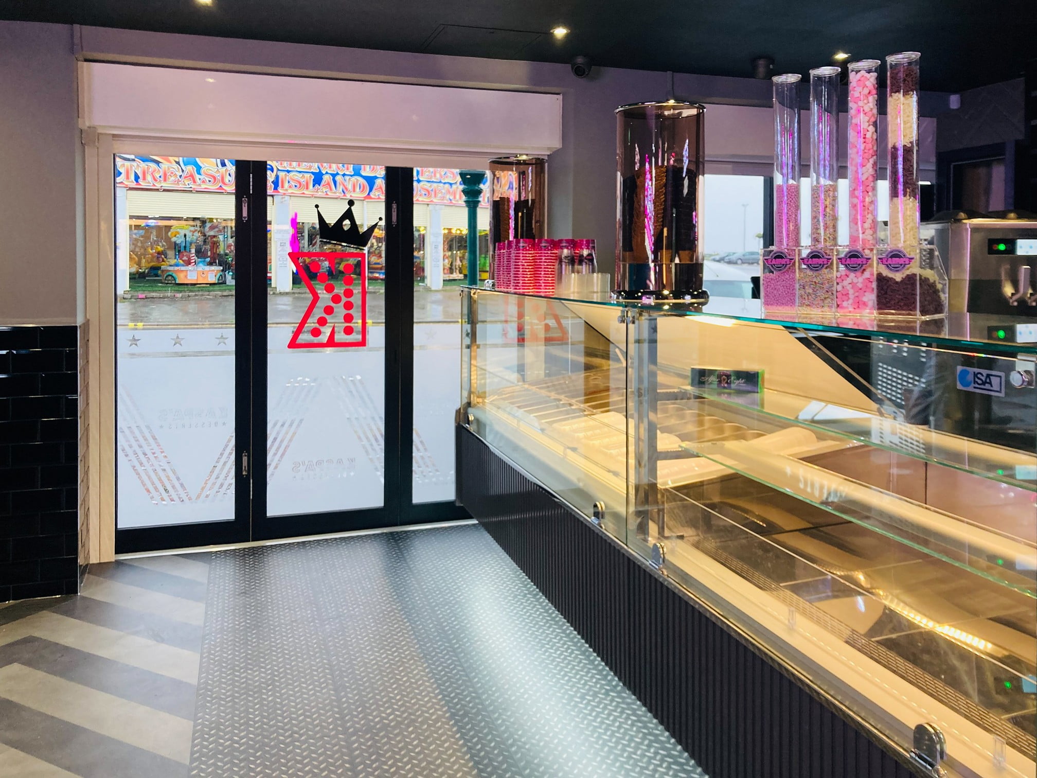 AM4 Contracts Limited - Shopfitting & Refurbishment