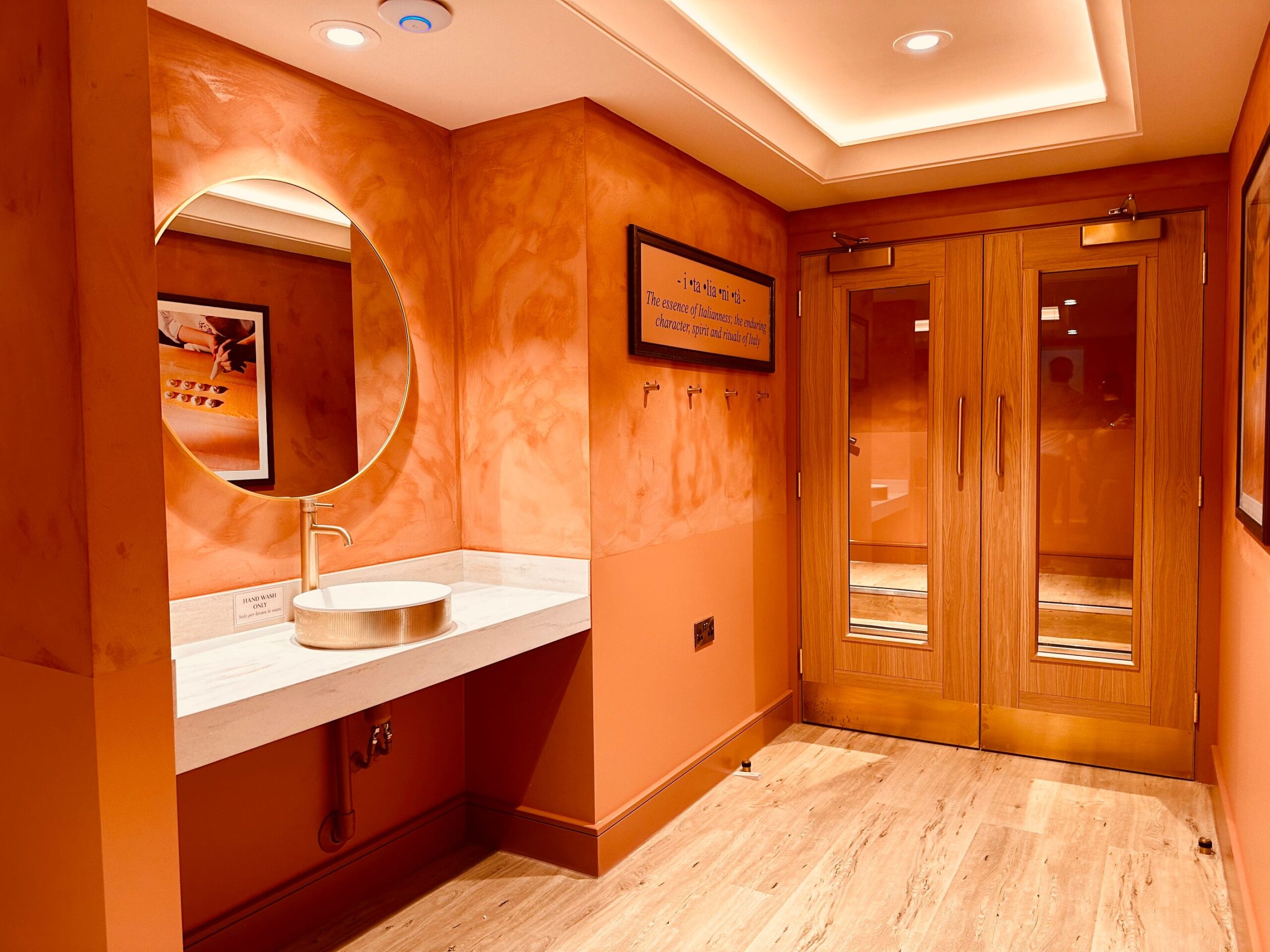 AM4 Contracts Limited - Shopfitting & Refurbishment