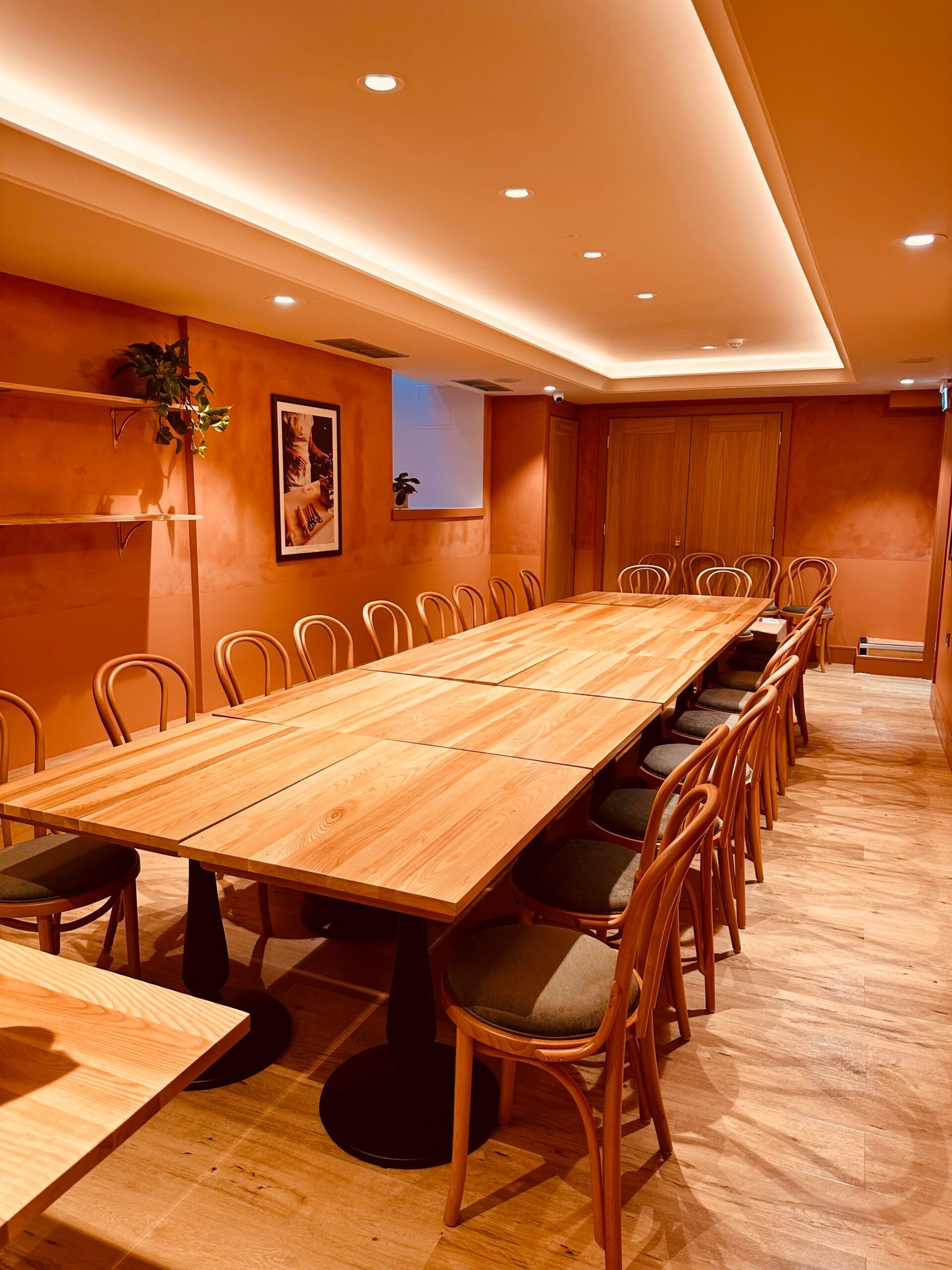 AM4 Contracts Limited - Shopfitting & Refurbishment