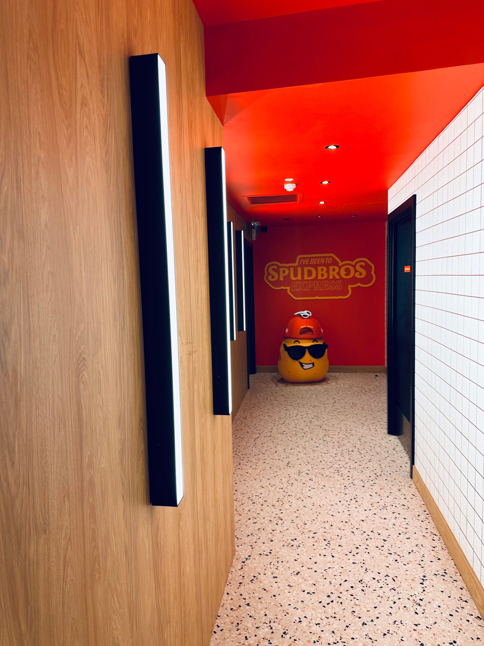 AM4 Contracts Limited - Shopfitting & Refurbishment