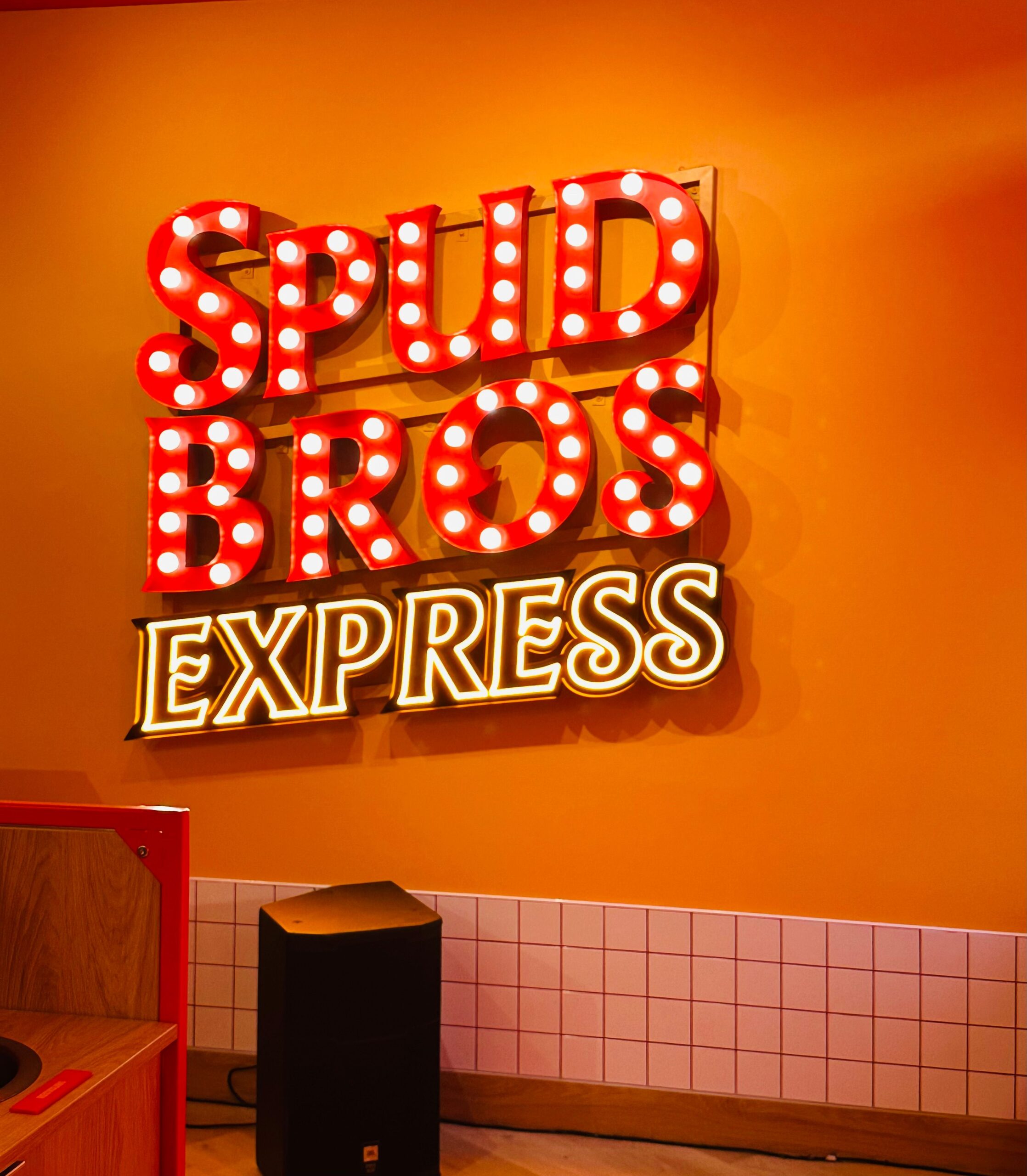 AM4 Contracts Limited - Shopfitting & Refurbishment